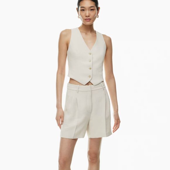 The Effortless Short™ Mid-Thigh / 5 Inch in Matte Peal (00) - Picture 1 of 5